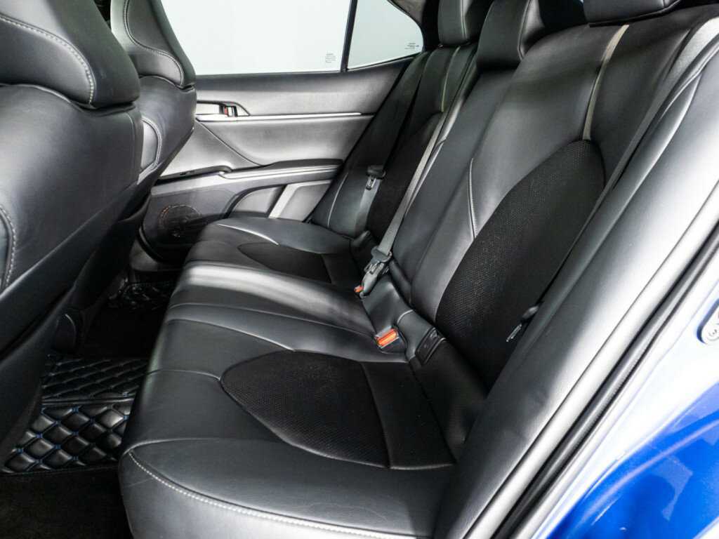 Купить Toyota Camry с пробегом. Фото: #9