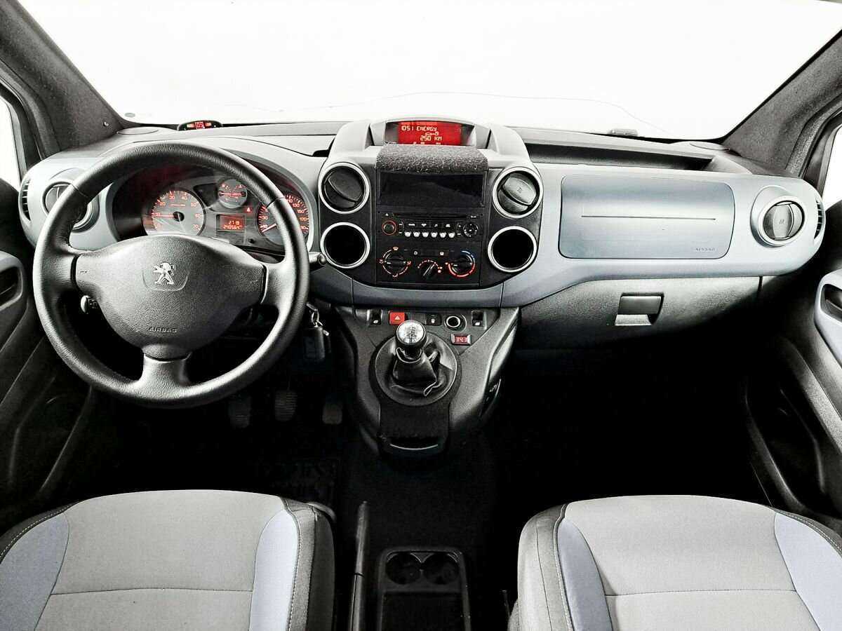 Купить Peugeot Partner с пробегом. Фото: #13