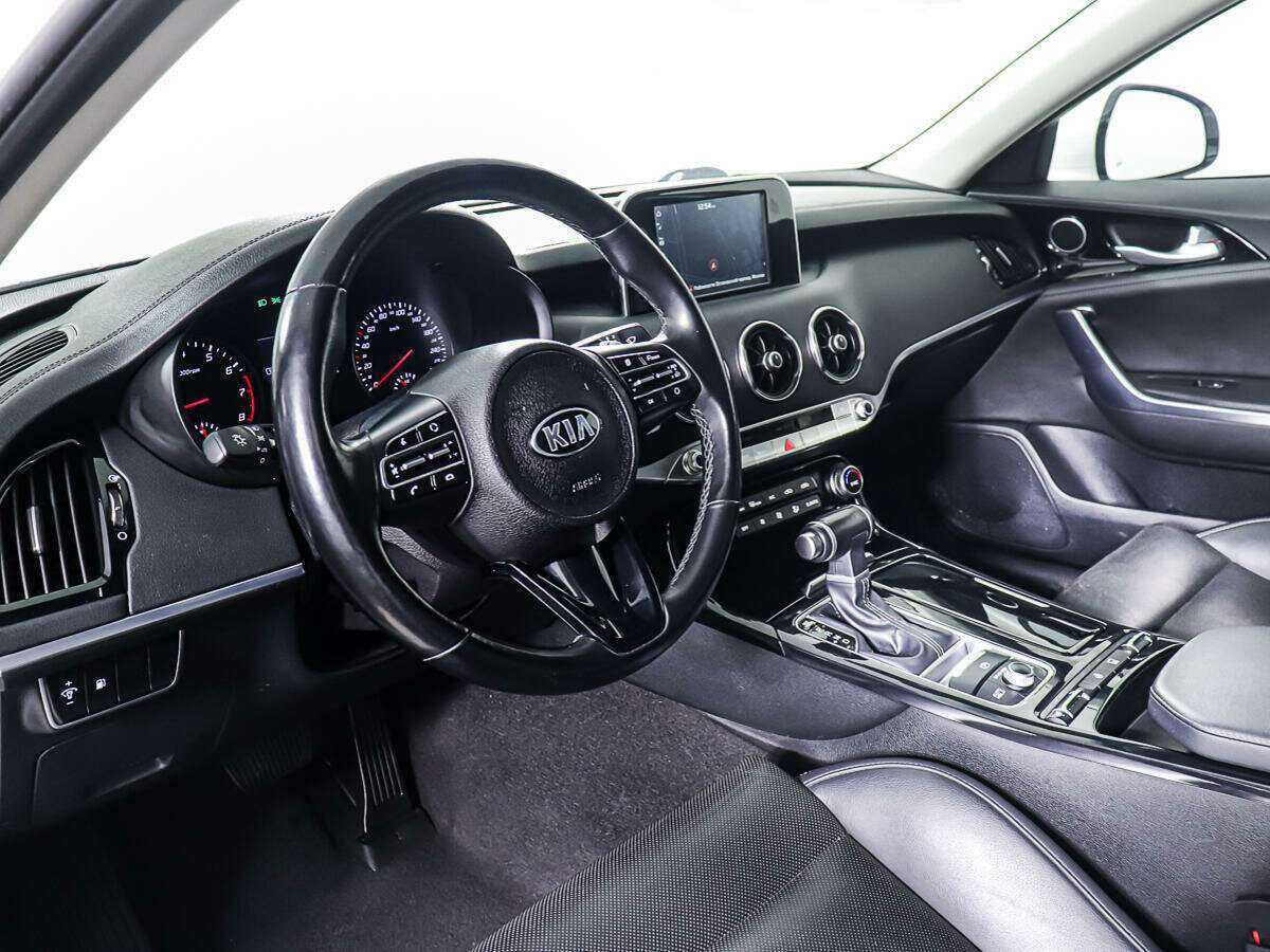 Купить Kia Stinger с пробегом. Фото: #11