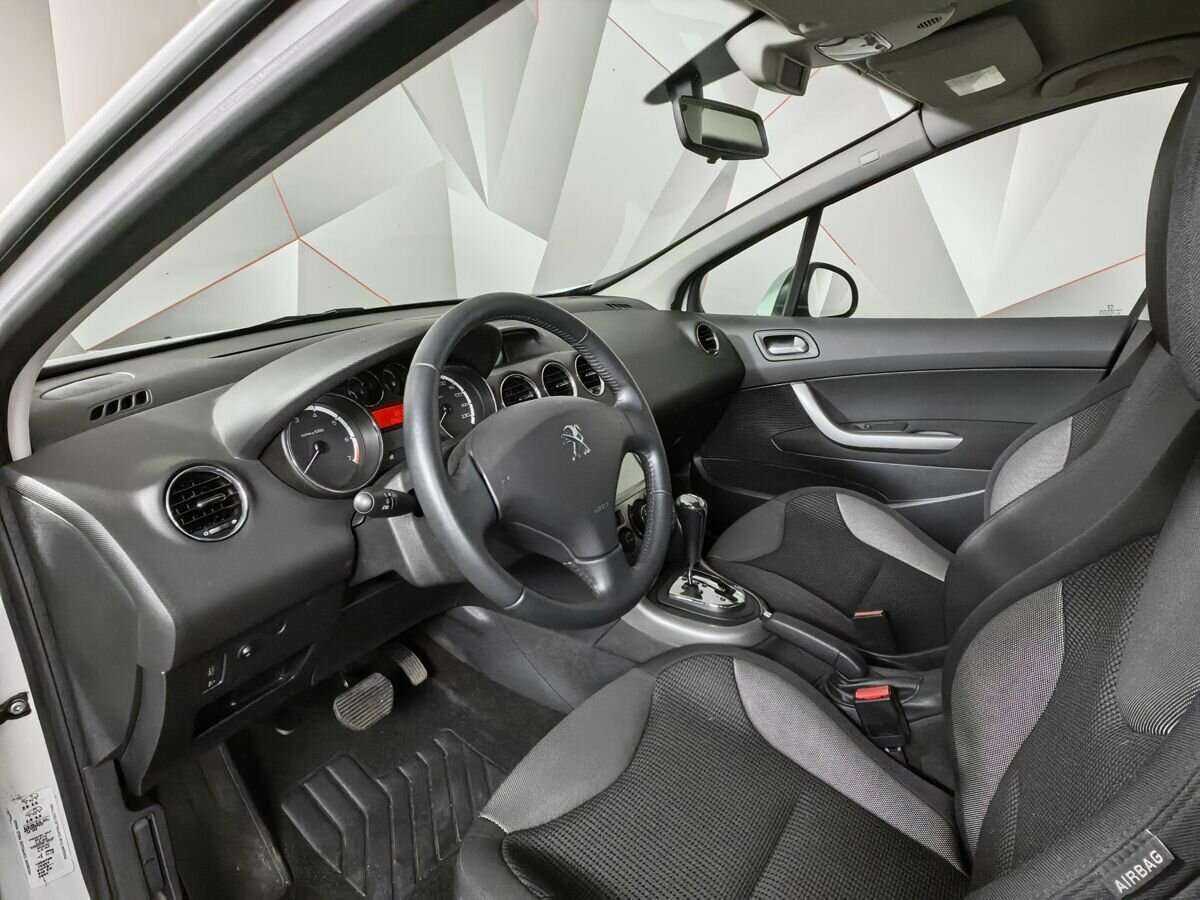 Купить Peugeot 308 с пробегом. Фото: #12