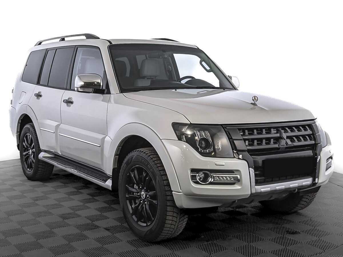 Купить Mitsubishi Pajero с пробегом. Фото: #2