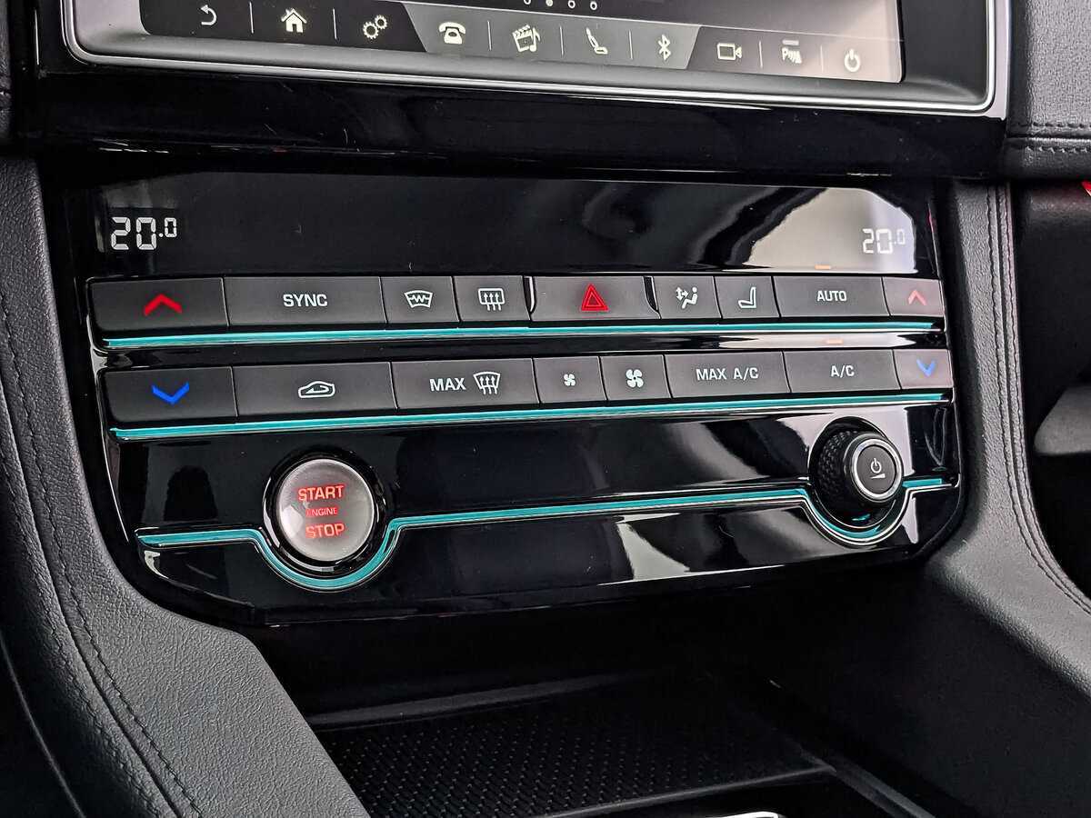 Купить Jaguar F-Pace с пробегом. Фото: #20