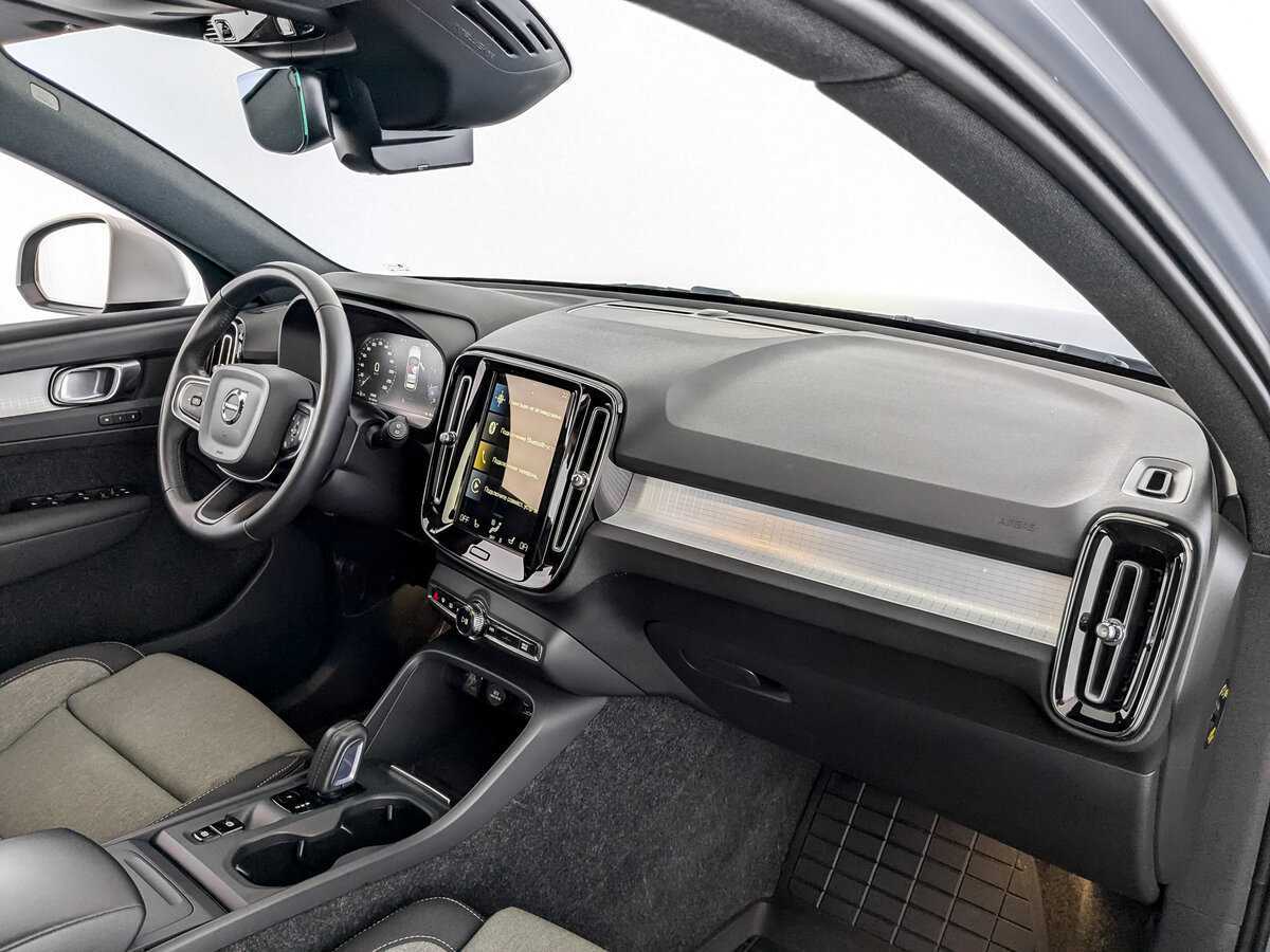Купить Volvo XC40 с пробегом. Фото: #10