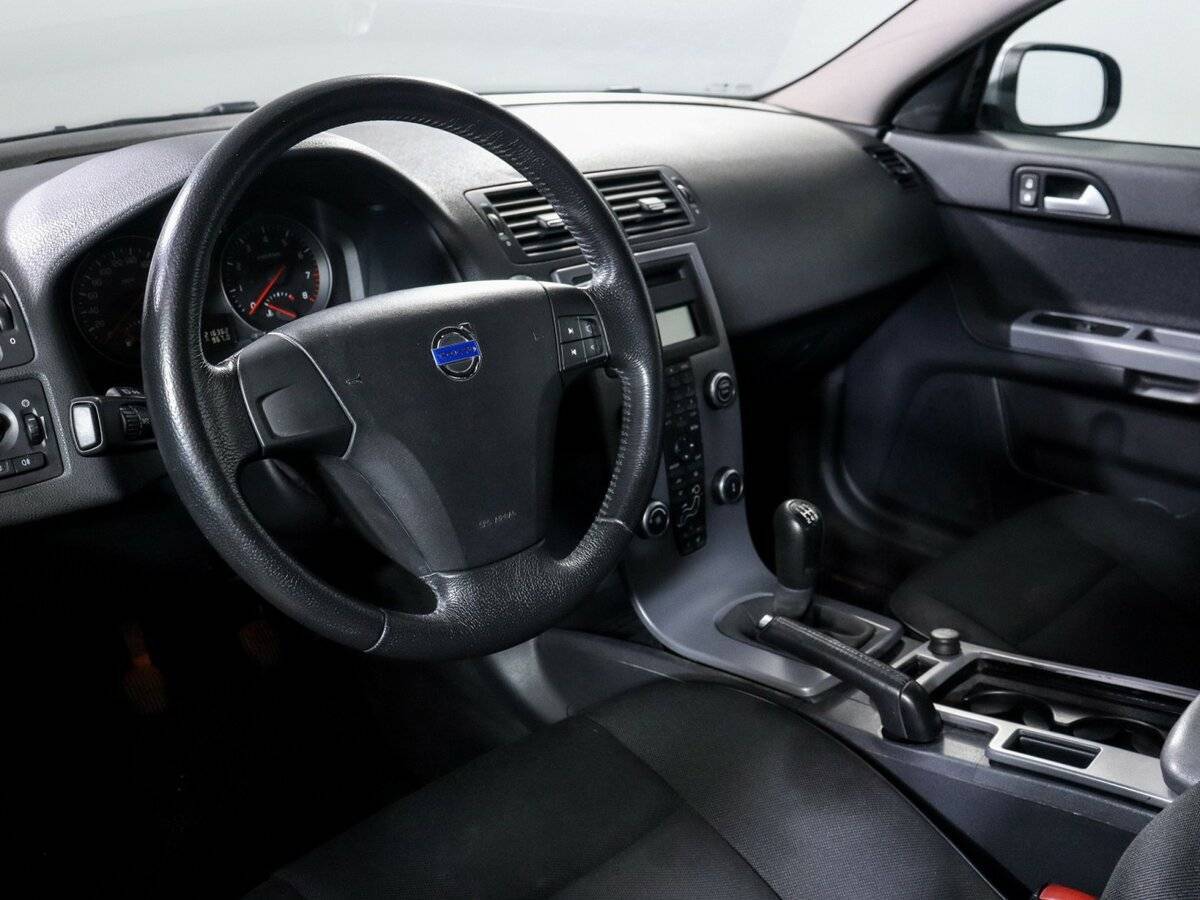 Купить Volvo S40 с пробегом. Фото: #12