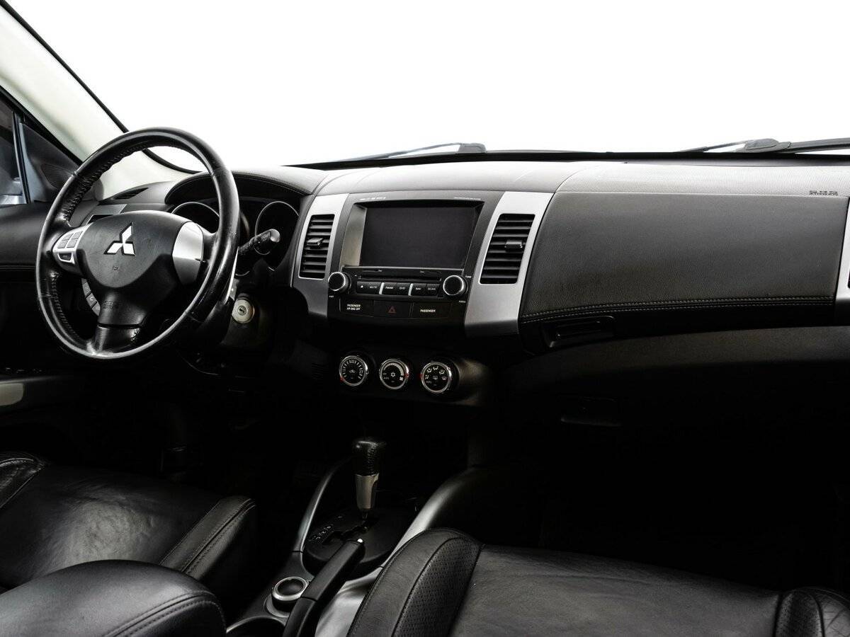 Купить Mitsubishi Outlander с пробегом. Фото: #8