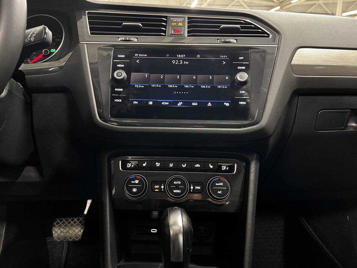 Купить Volkswagen Tiguan с пробегом. Фото: #14