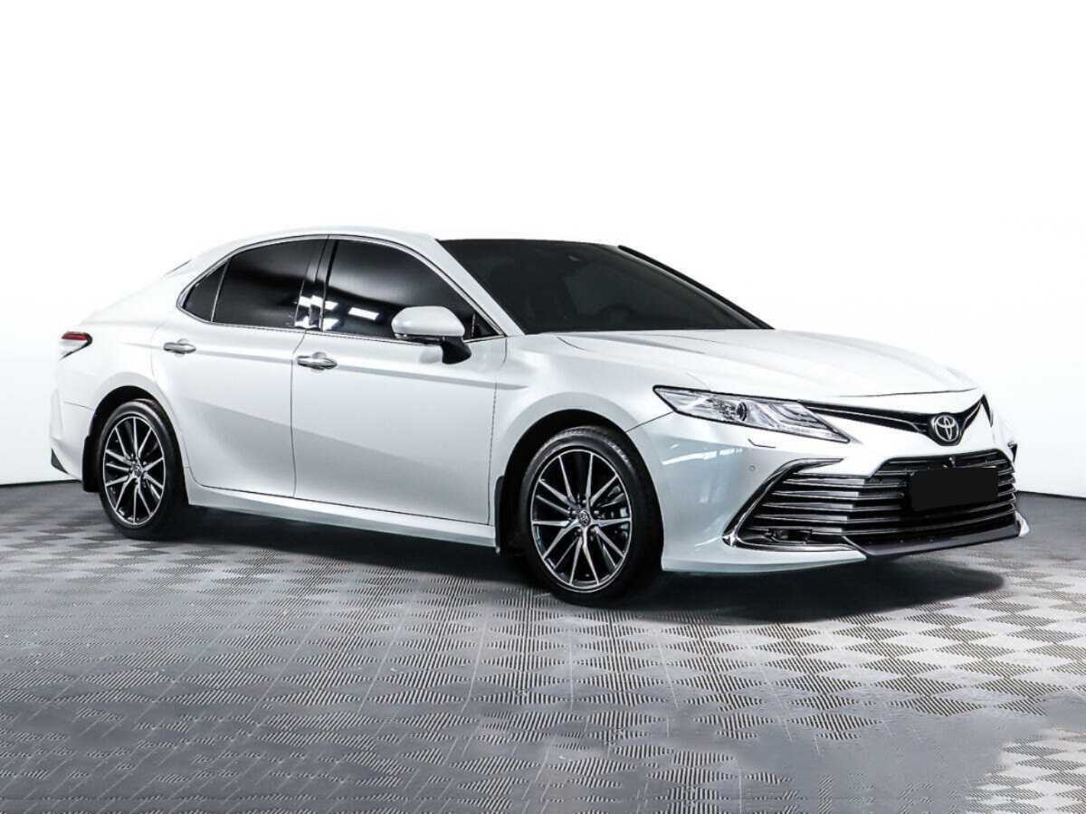 Купить Toyota Camry с пробегом. Фото: #2