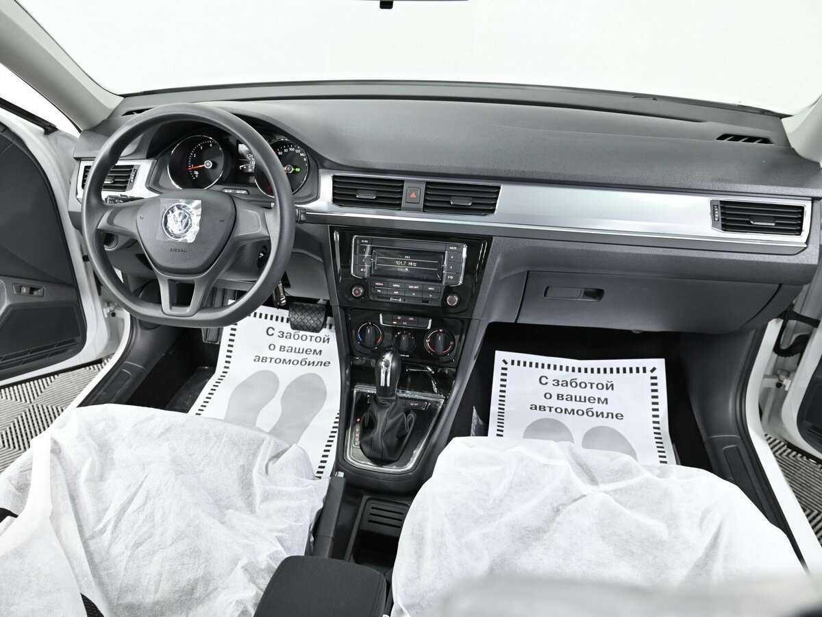 Купить Volkswagen Bora с пробегом. Фото: #5