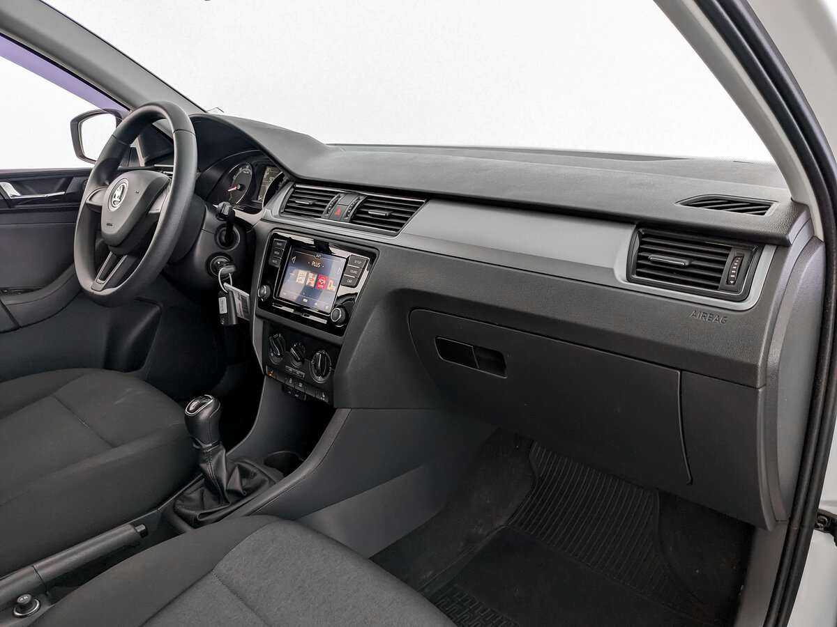 Купить Skoda Rapid с пробегом. Фото: #8