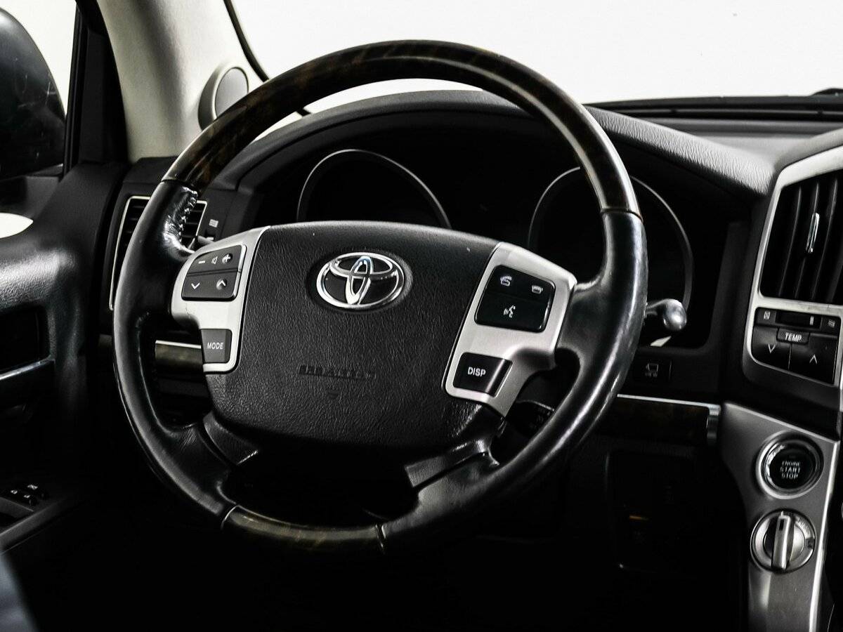 Купить Toyota Land Cruiser с пробегом. Фото: #11