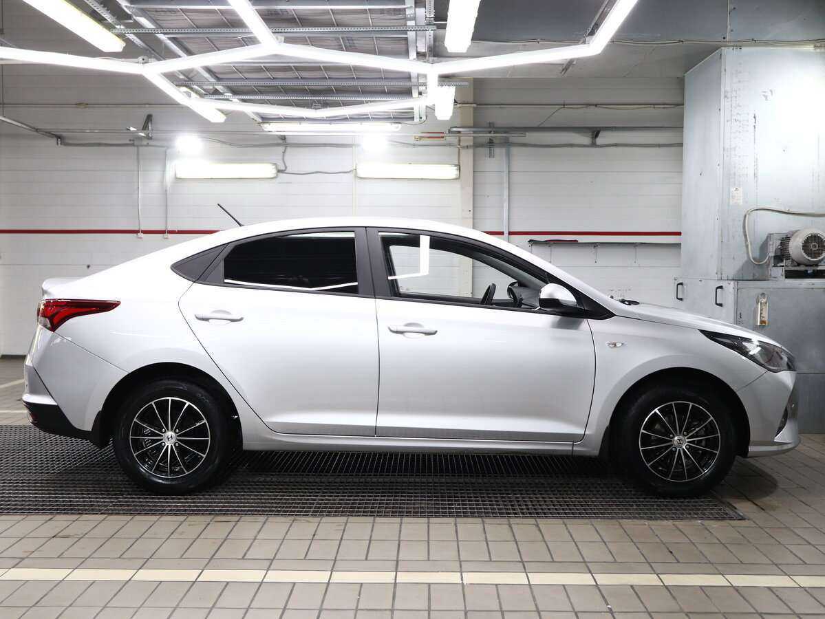 Купить Hyundai Solaris с пробегом. Фото: #2