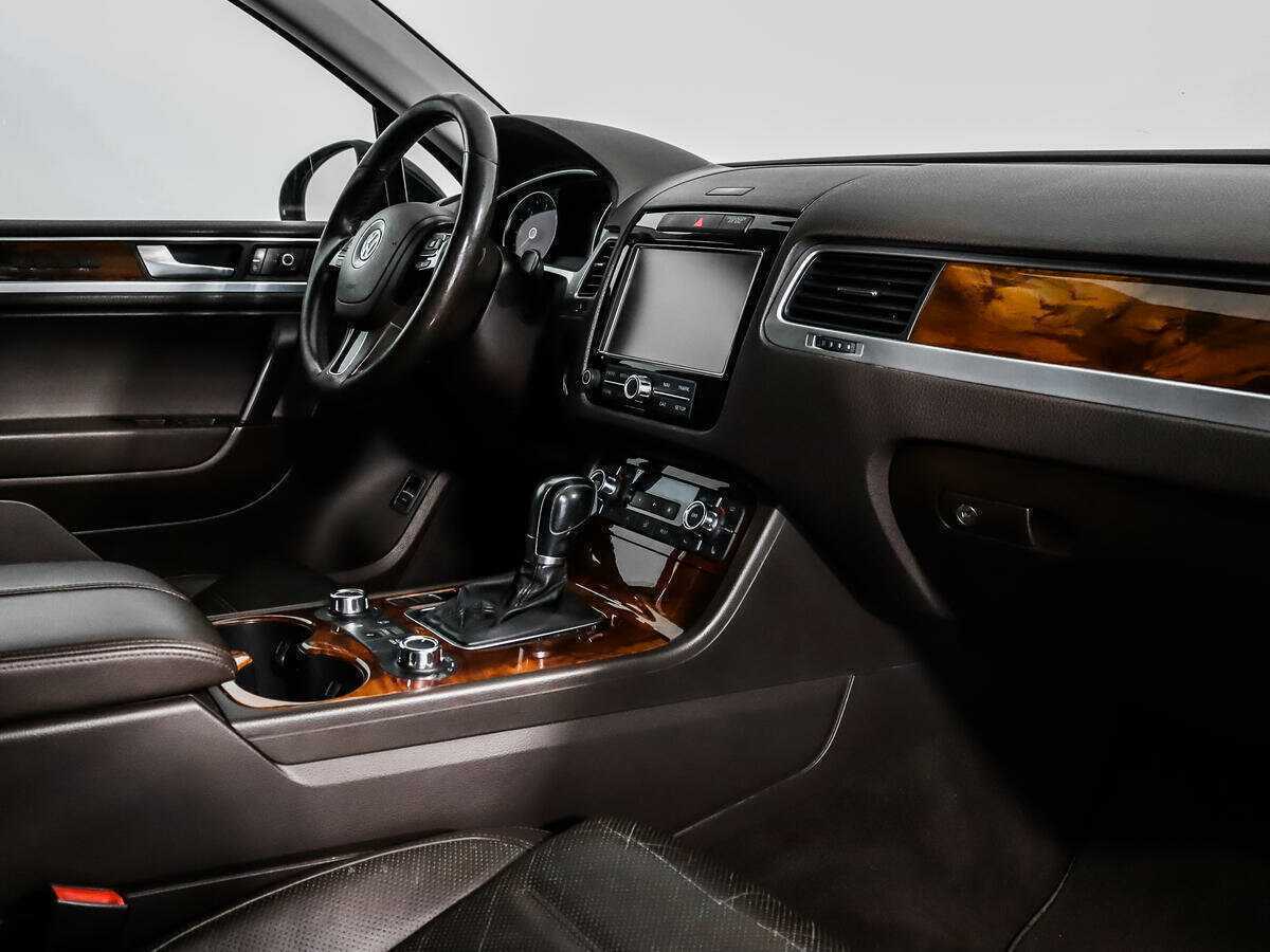 Купить Volkswagen Touareg с пробегом. Фото: #13