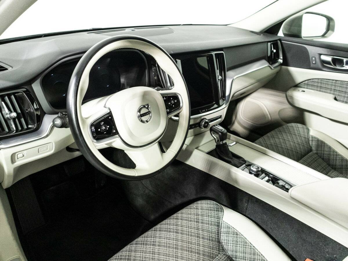 Купить Volvo V60 Cross Country с пробегом. Фото: #10