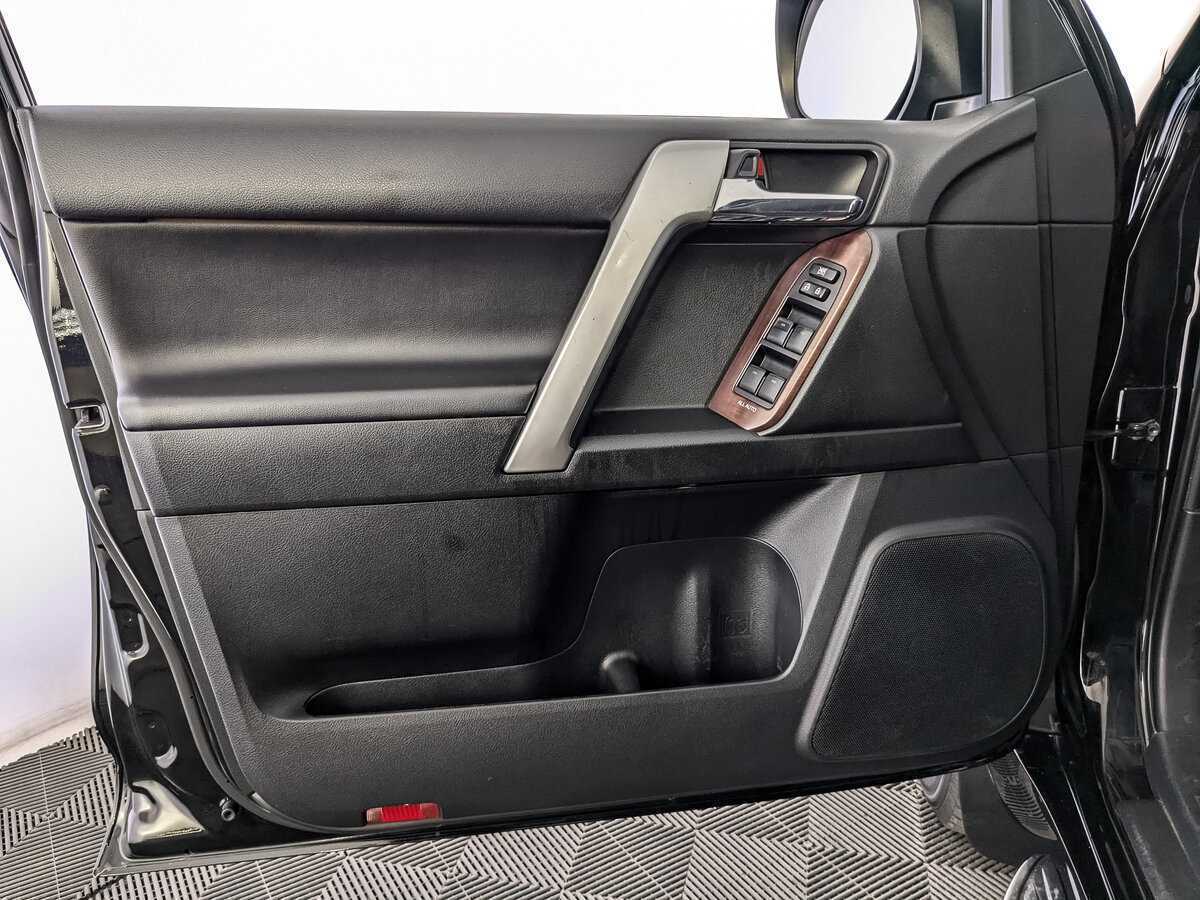 Купить Toyota Land Cruiser Prado с пробегом. Фото: #14