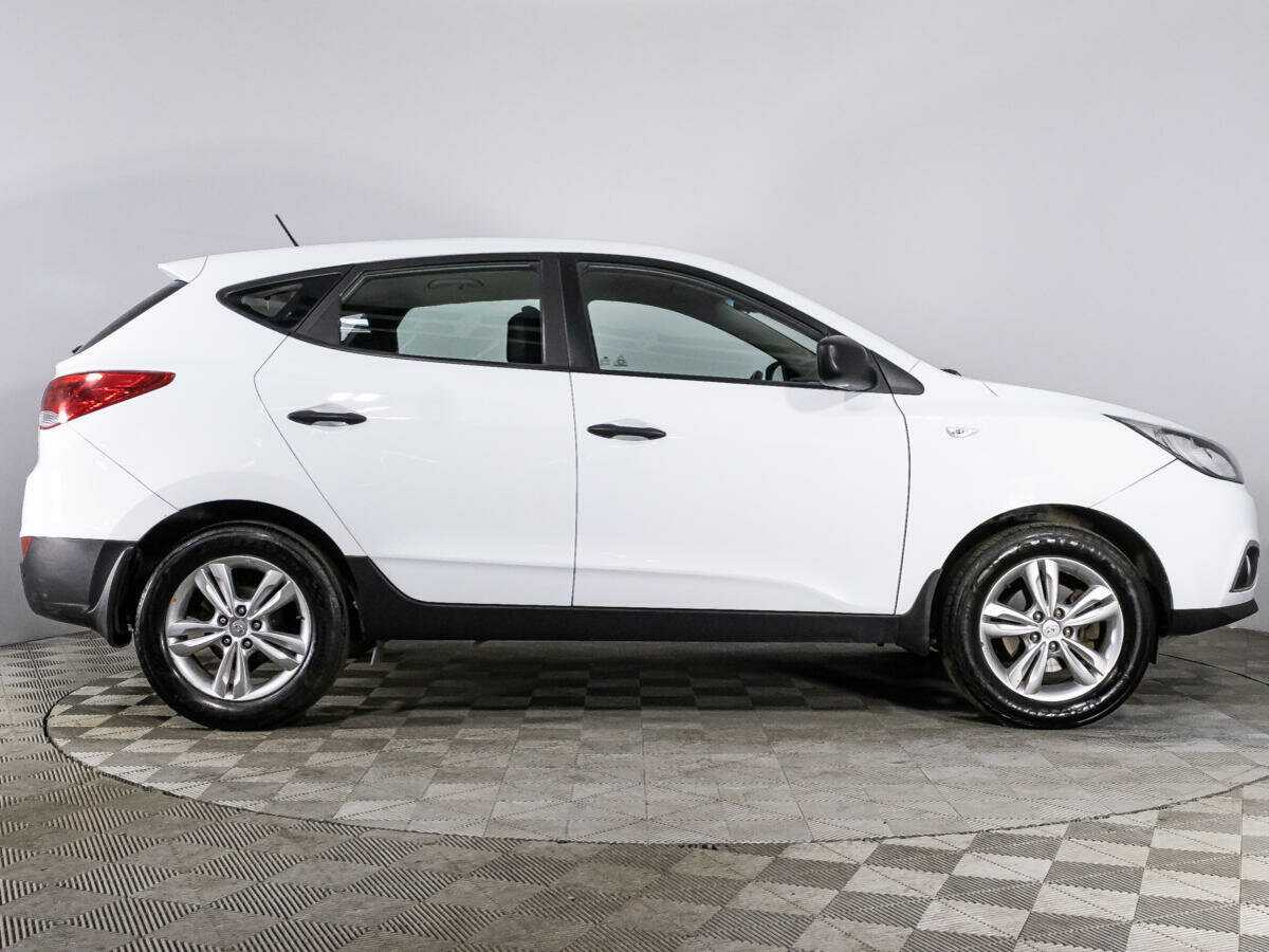 Купить Hyundai ix35 с пробегом. Фото: #3