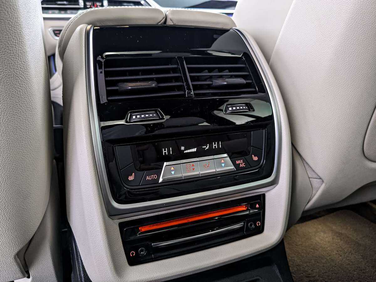 Купить BMW X7 с пробегом. Фото: #19