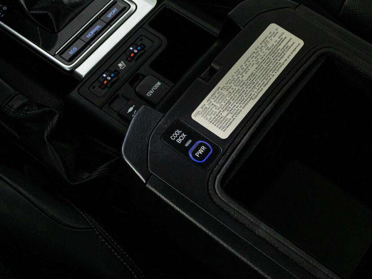 Купить Toyota Land Cruiser Prado с пробегом. Фото: #20
