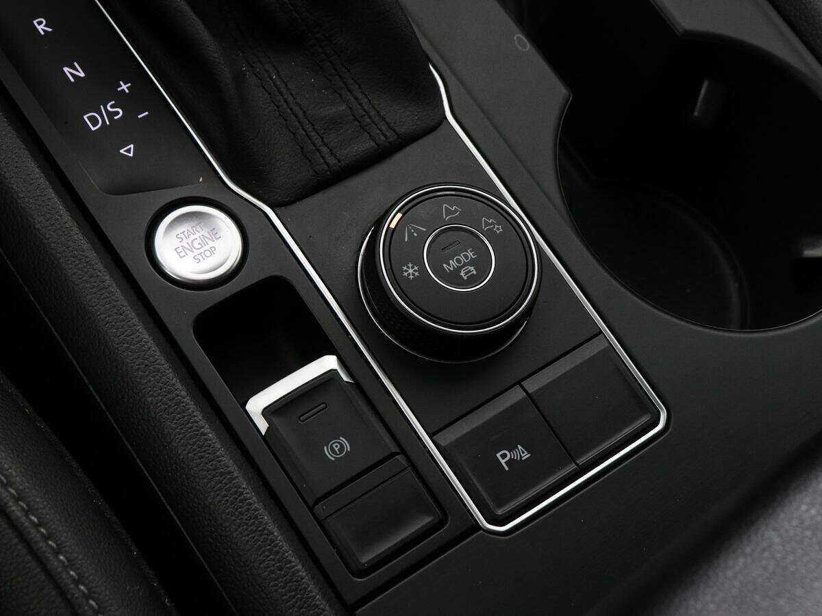 Купить Volkswagen Teramont с пробегом. Фото: #13