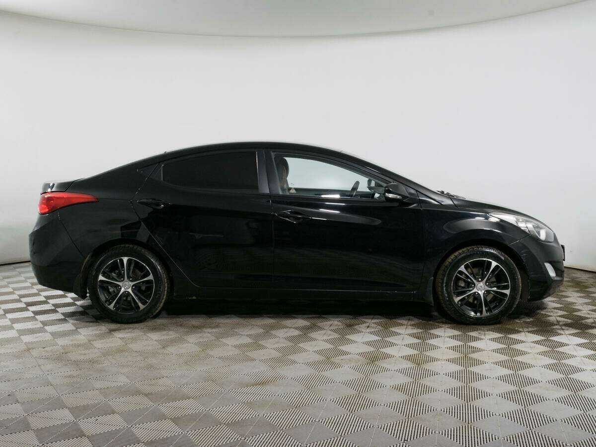 Купить Hyundai Elantra с пробегом. Фото: #3