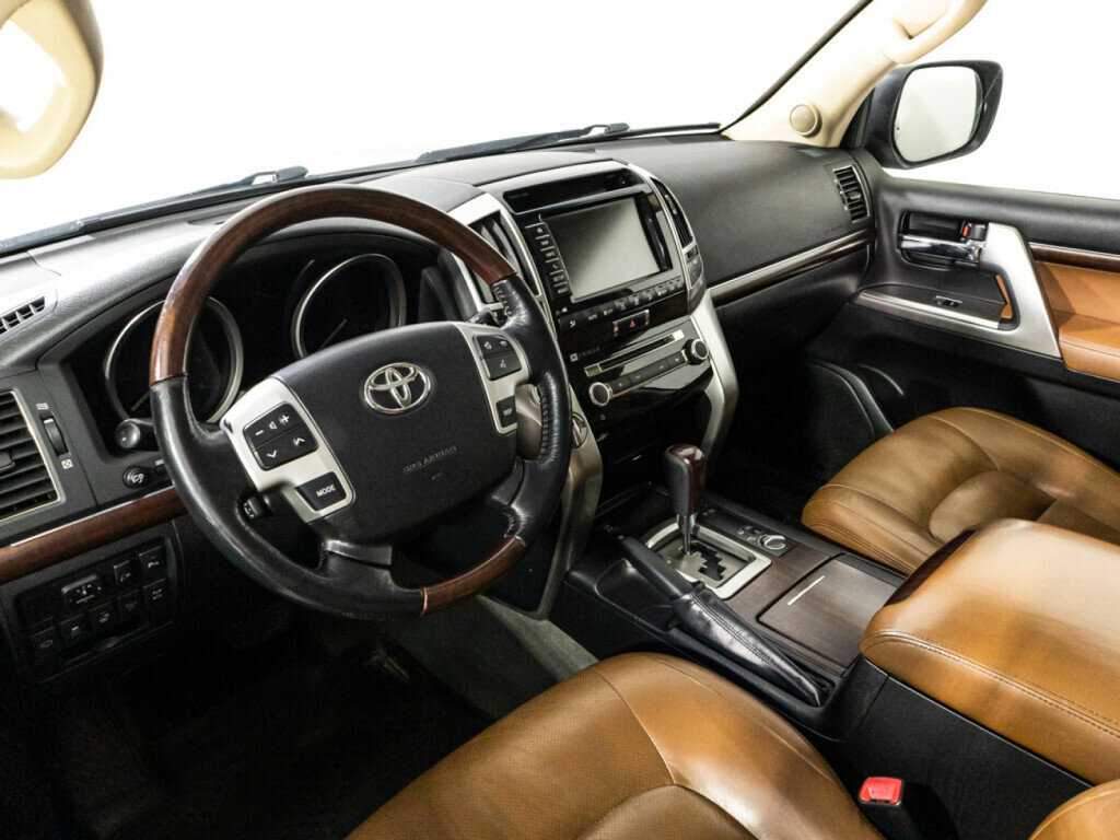 Купить Toyota Land Cruiser с пробегом. Фото: #10