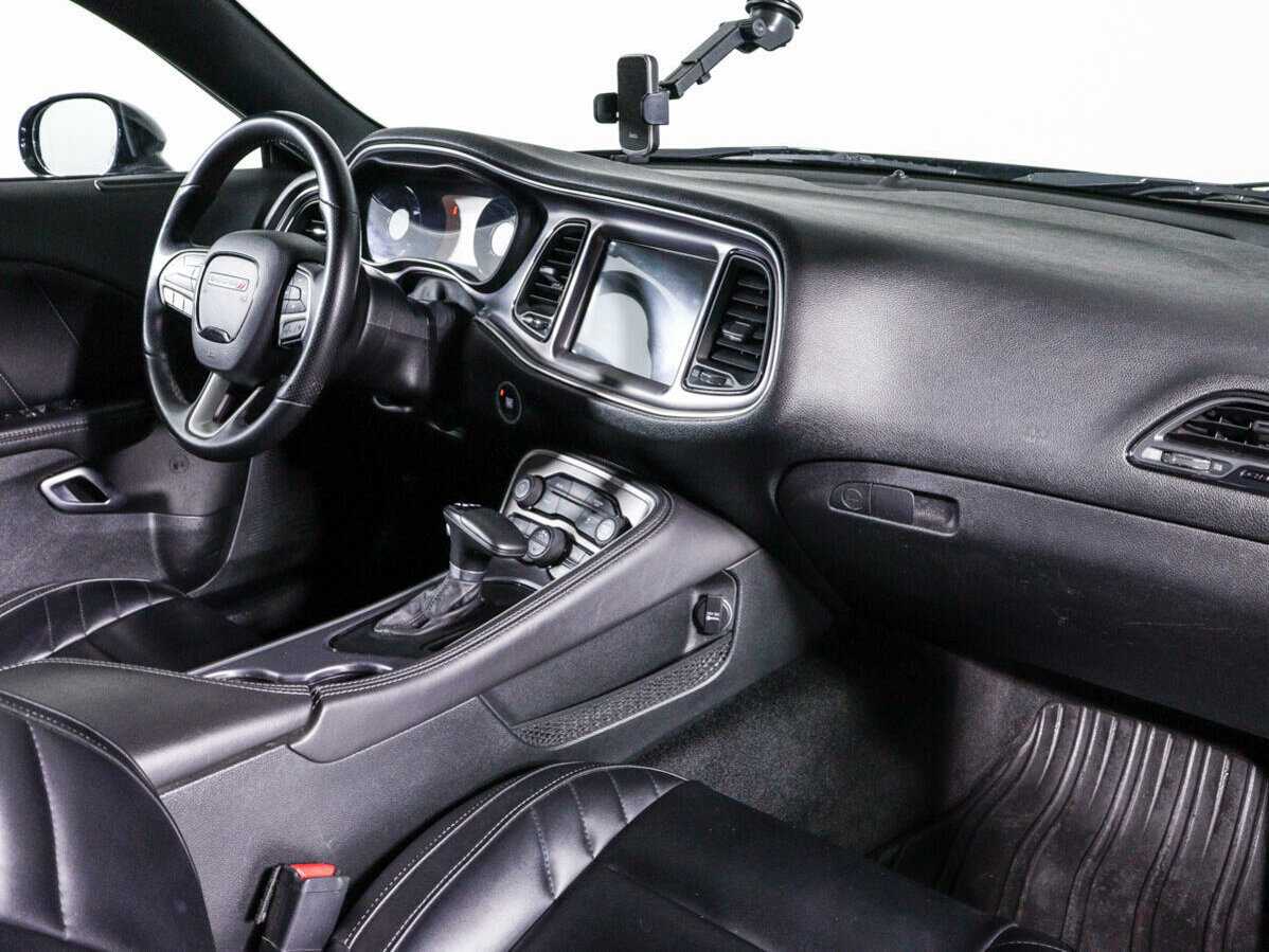 Купить Dodge Challenger с пробегом. Фото: #8