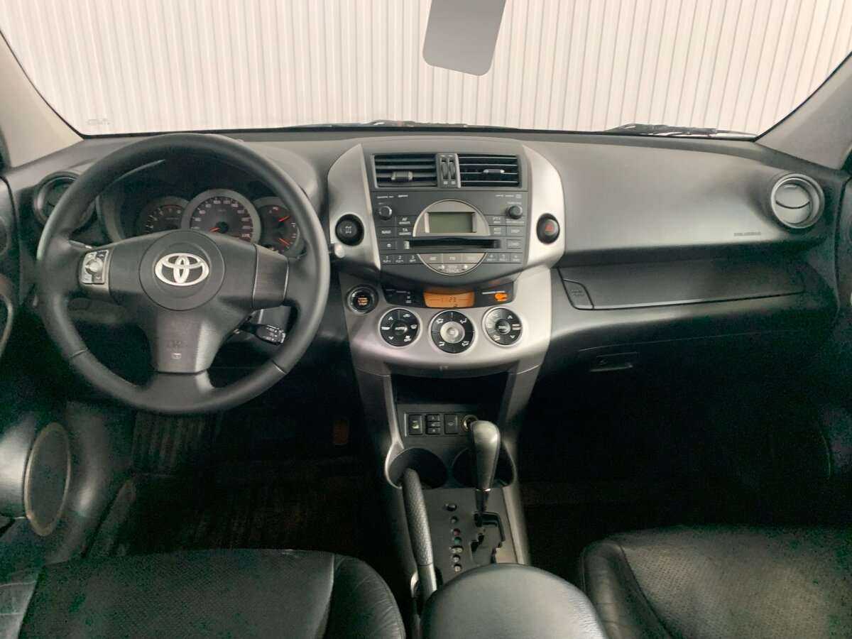 Купить Toyota RAV4 с пробегом. Фото: #7