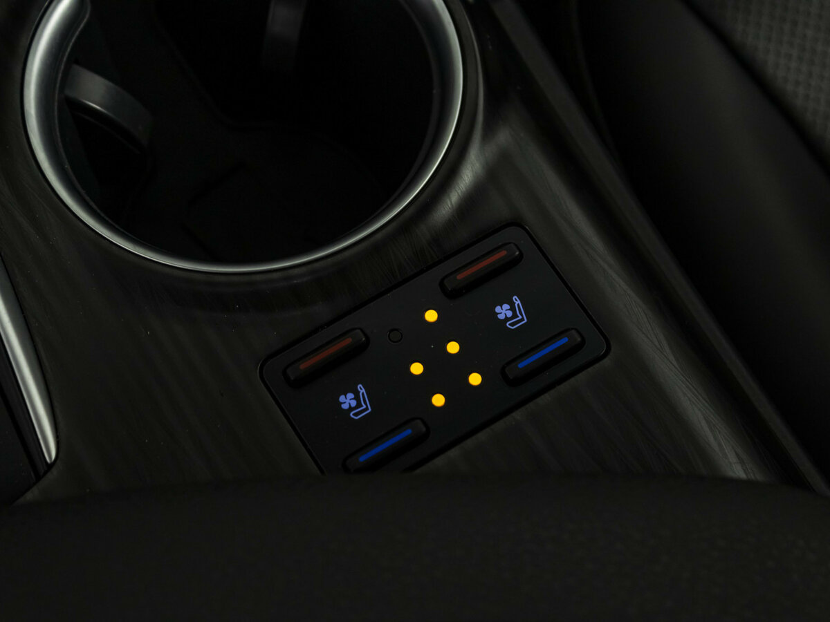 Купить Toyota Camry с пробегом. Фото: #14