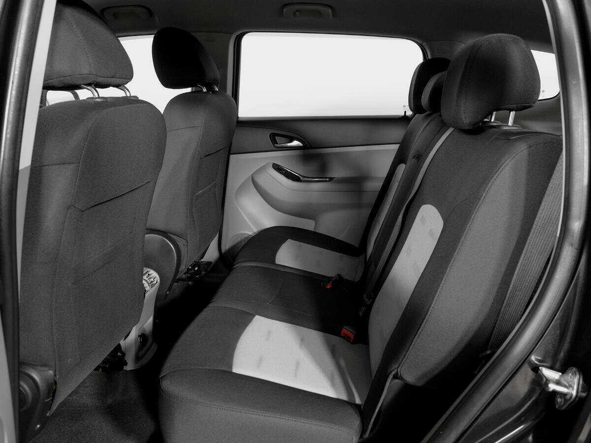 Купить Chevrolet Orlando с пробегом. Фото: #9