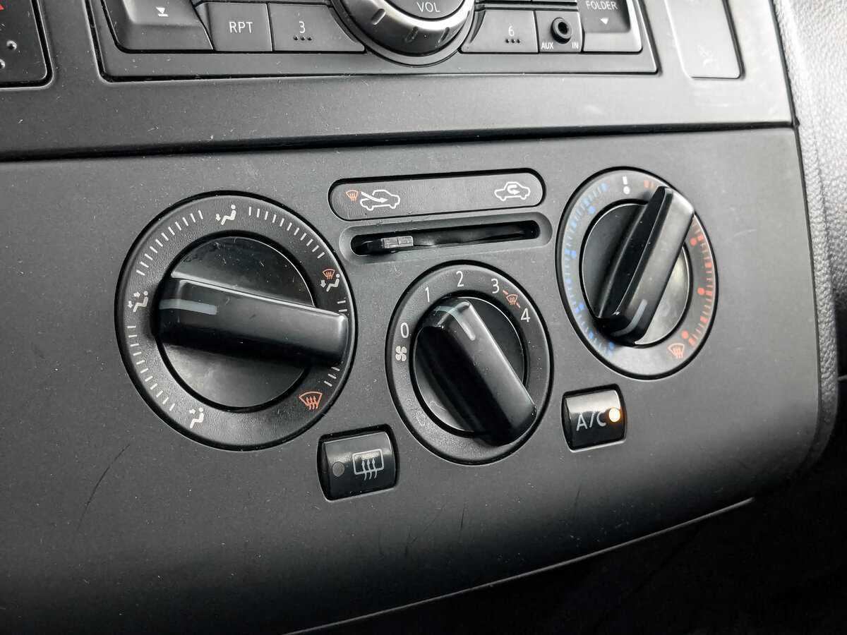 Купить Nissan Tiida с пробегом. Фото: #16