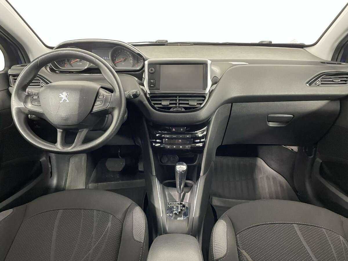 Купить Peugeot 208 с пробегом. Фото: #6