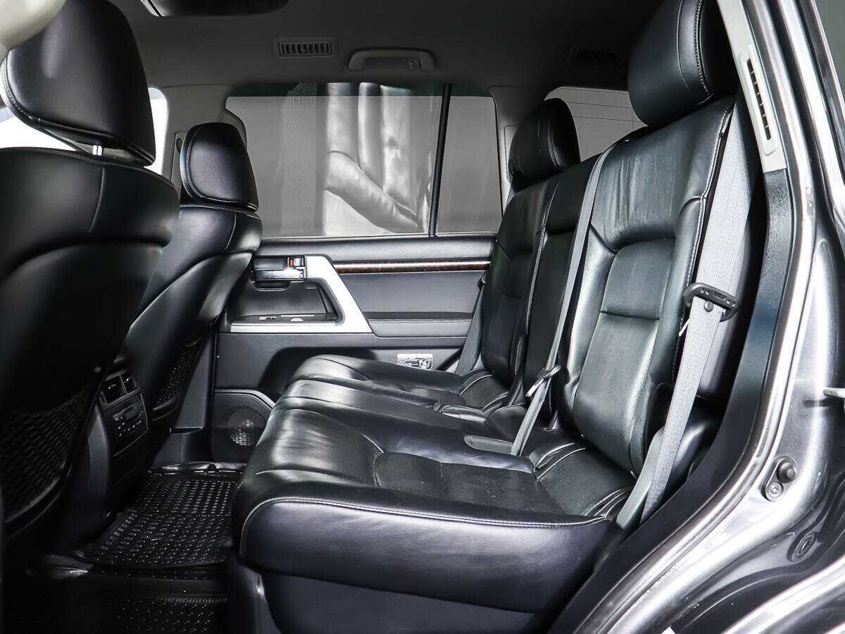 Купить Toyota Land Cruiser с пробегом. Фото: #12