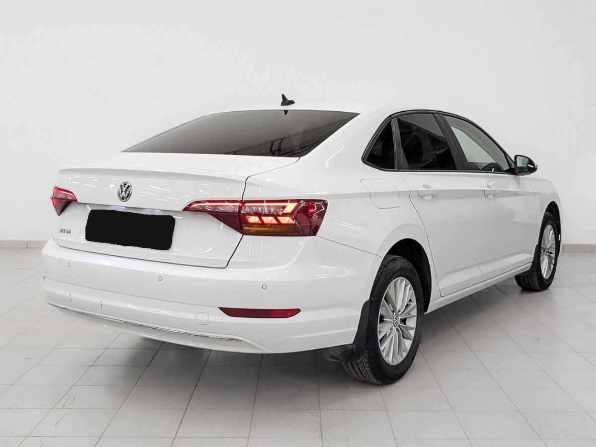 Купить Volkswagen Jetta с пробегом. Фото: #4