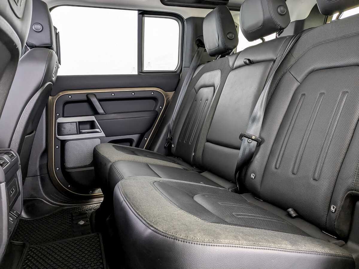 Купить Land Rover Defender с пробегом. Фото: #9