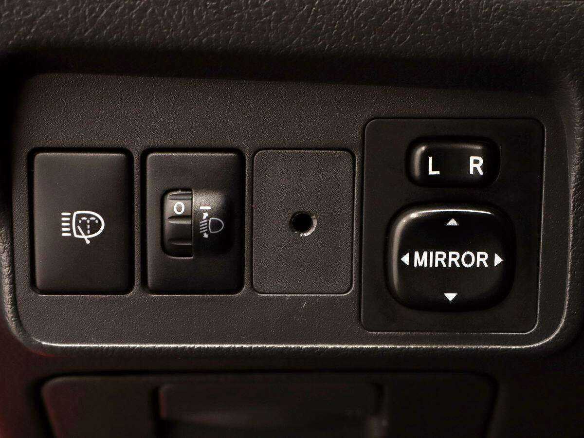 Купить Toyota Corolla с пробегом. Фото: #11