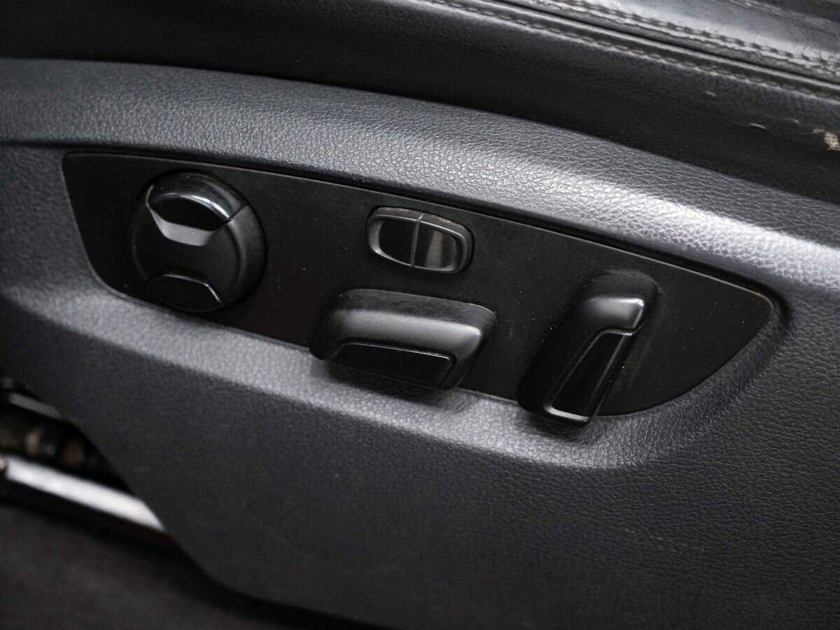 Купить Volkswagen Touareg с пробегом. Фото: #20