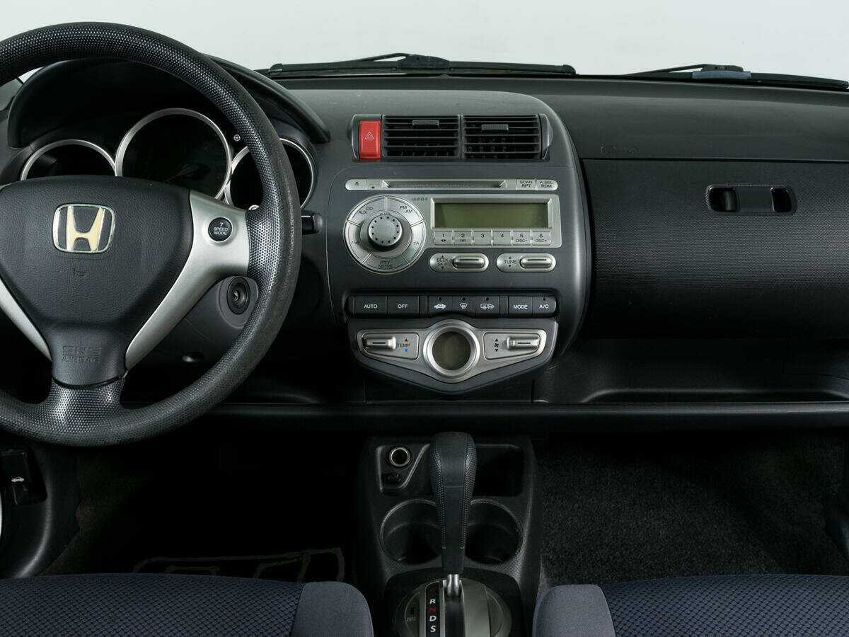 Купить Honda Jazz с пробегом. Фото: #10