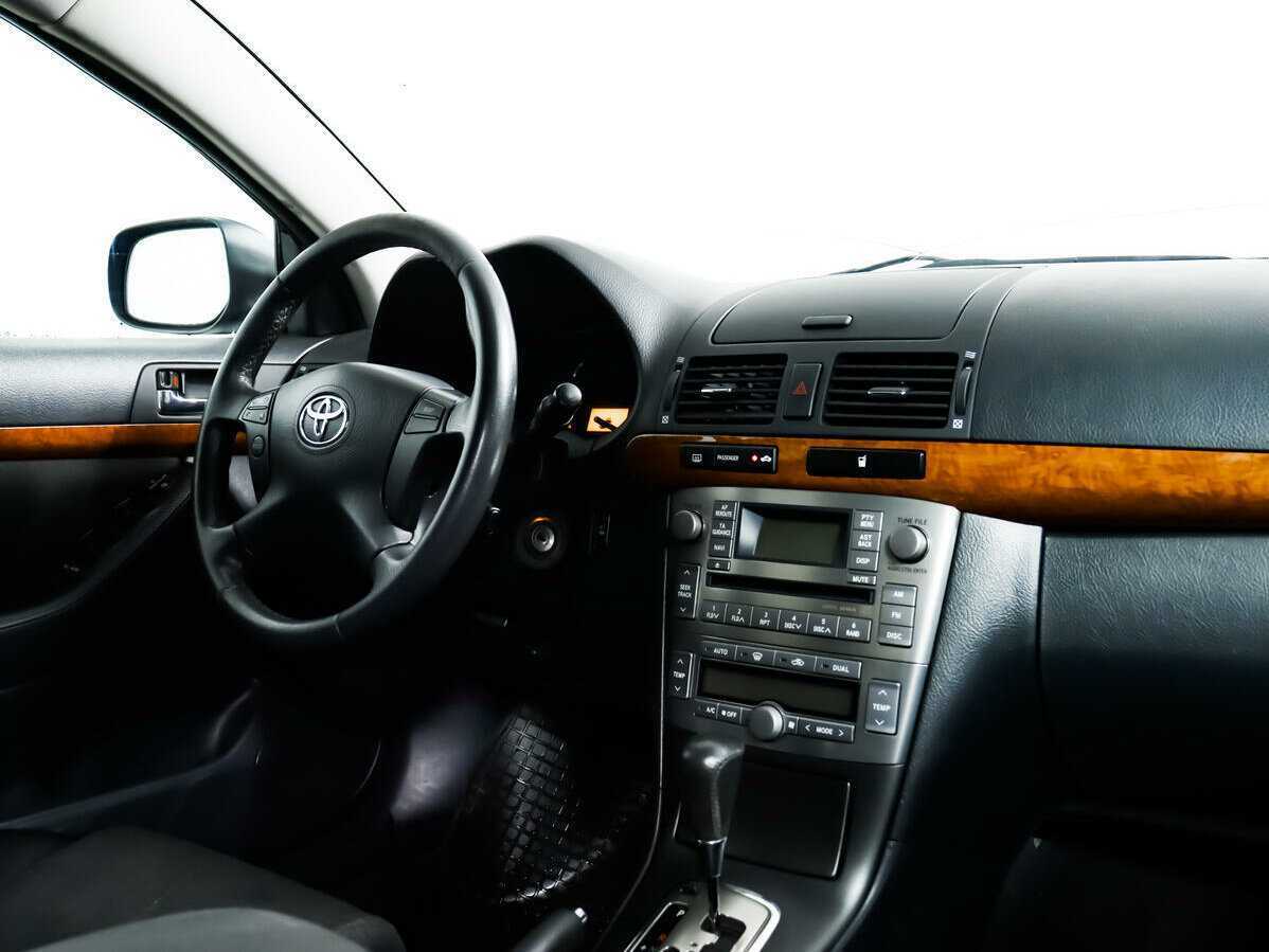 Купить Toyota Avensis с пробегом. Фото: #8