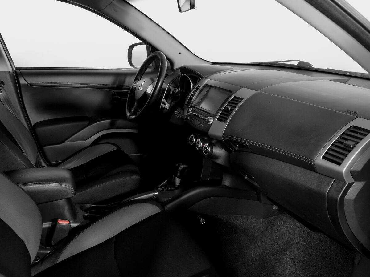 Купить Mitsubishi Outlander с пробегом. Фото: #8