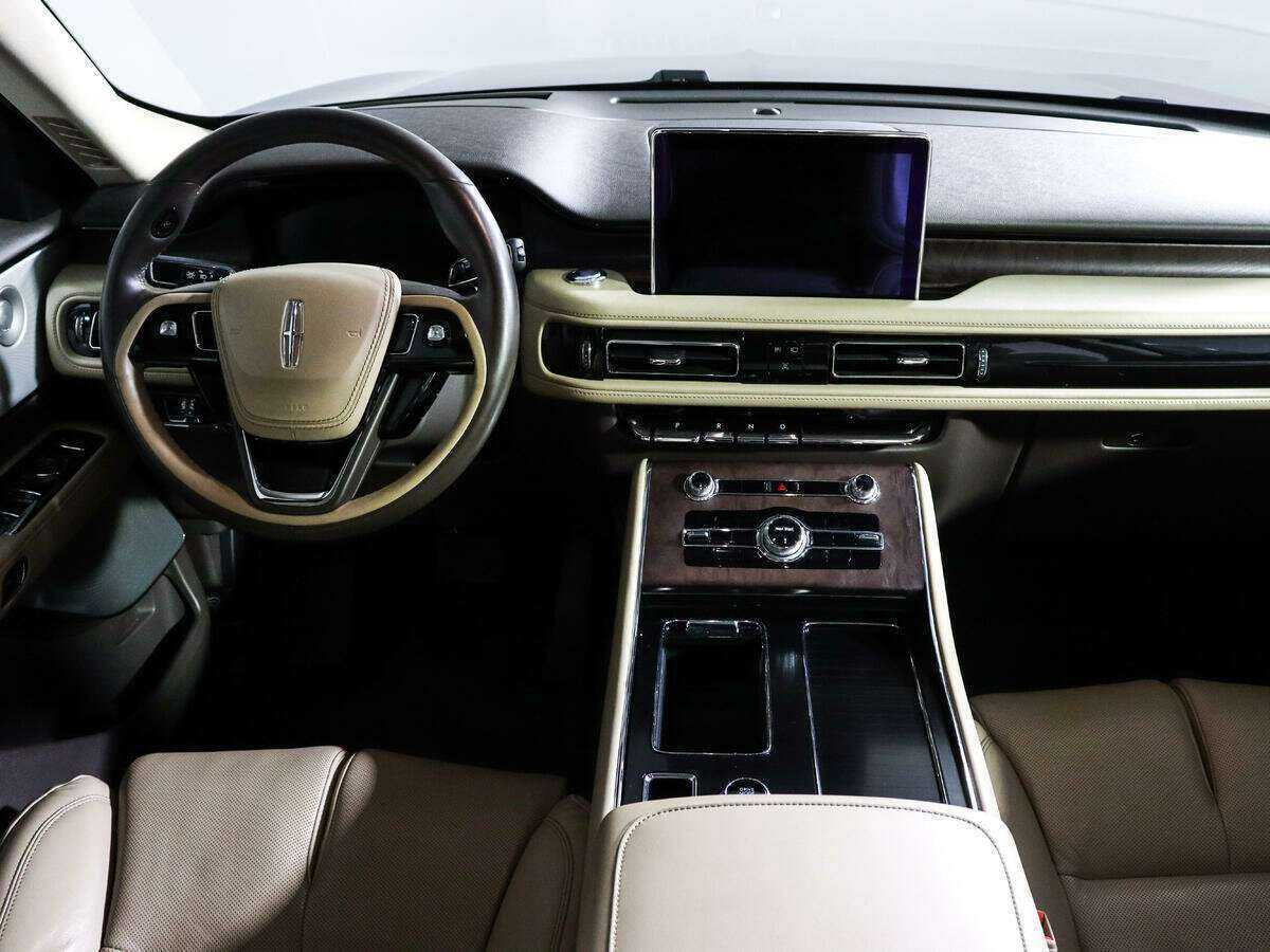 Купить Lincoln Aviator с пробегом. Фото: #10