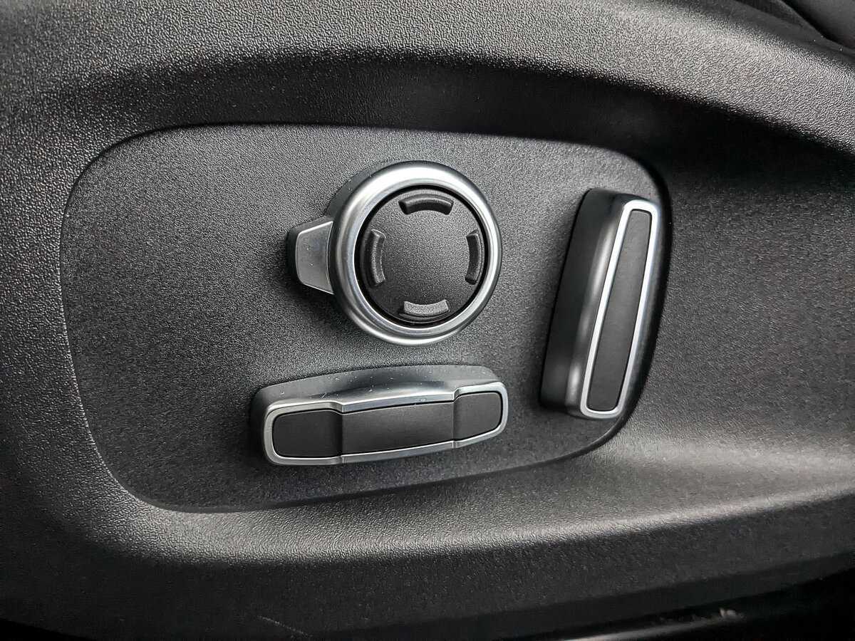 Купить Jaguar F-Pace с пробегом. Фото: #24