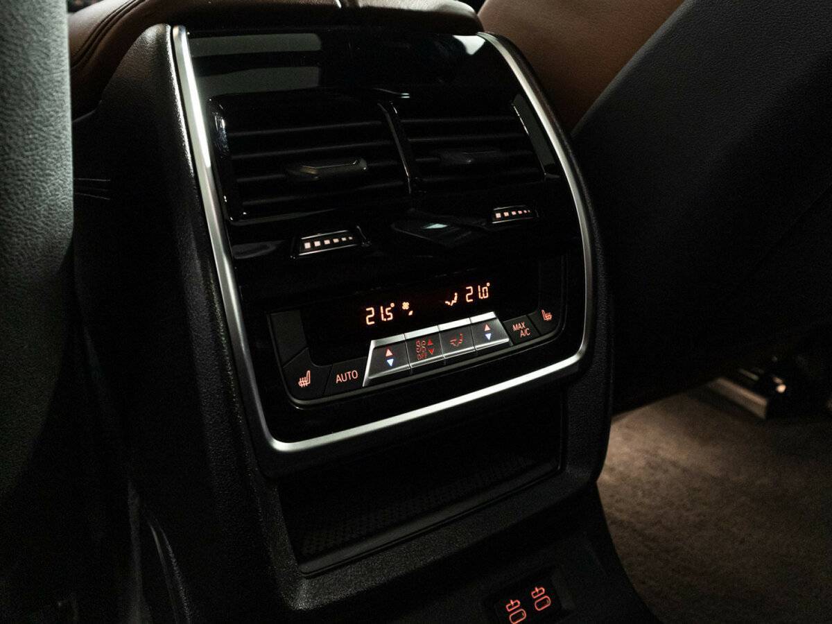 Купить BMW X7 с пробегом. Фото: #27