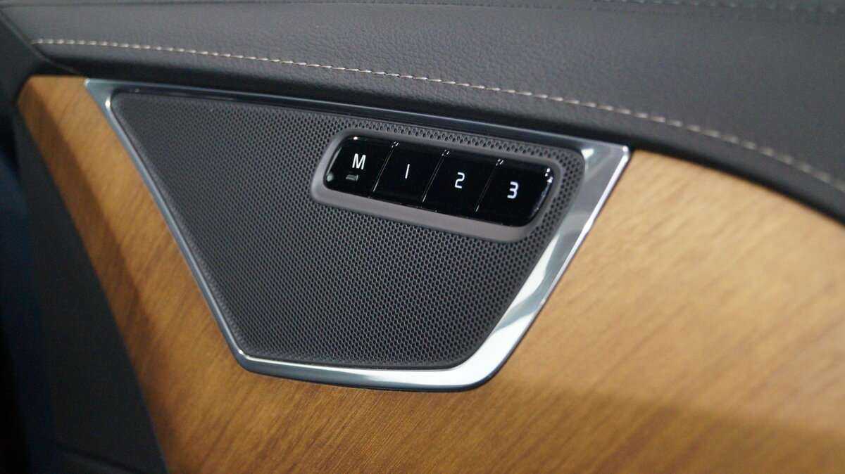 Купить Volvo XC90 с пробегом. Фото: #25