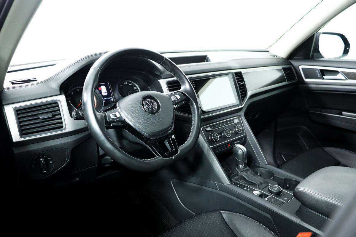 Купить Volkswagen Teramont с пробегом. Фото: #13