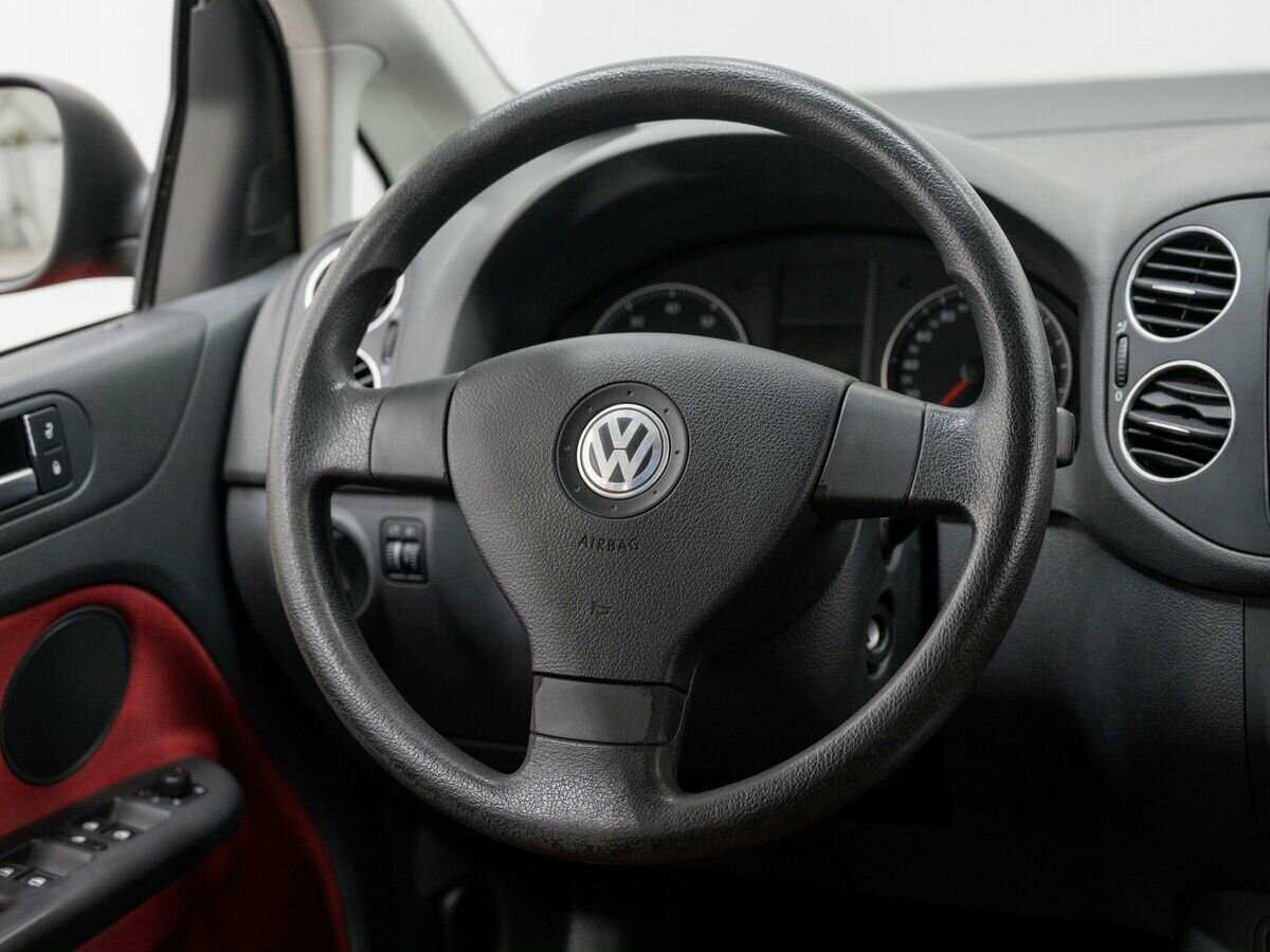 Купить Volkswagen Golf Plus с пробегом. Фото: #9
