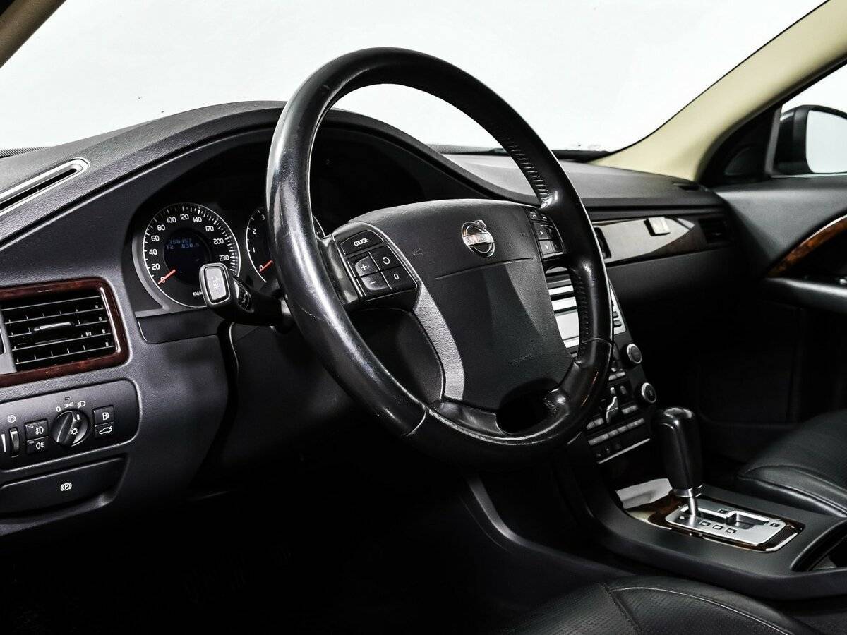 Купить Volvo S80 с пробегом. Фото: #11