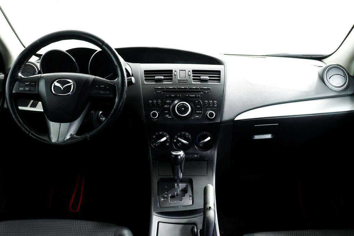 Купить Mazda 3 с пробегом. Фото: #9