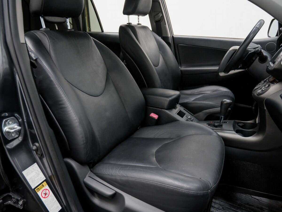 Купить Toyota RAV4 с пробегом. Фото: #8