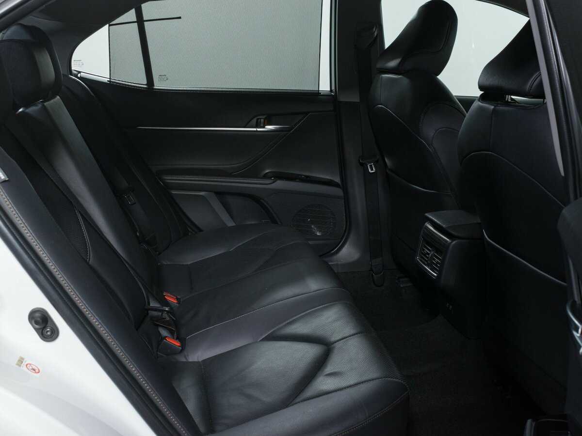 Купить Toyota Camry с пробегом. Фото: #9