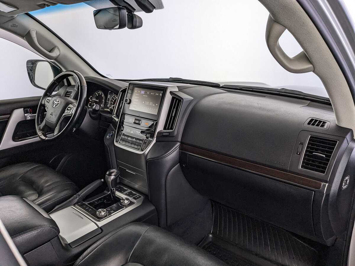 Купить Toyota Land Cruiser с пробегом. Фото: #8