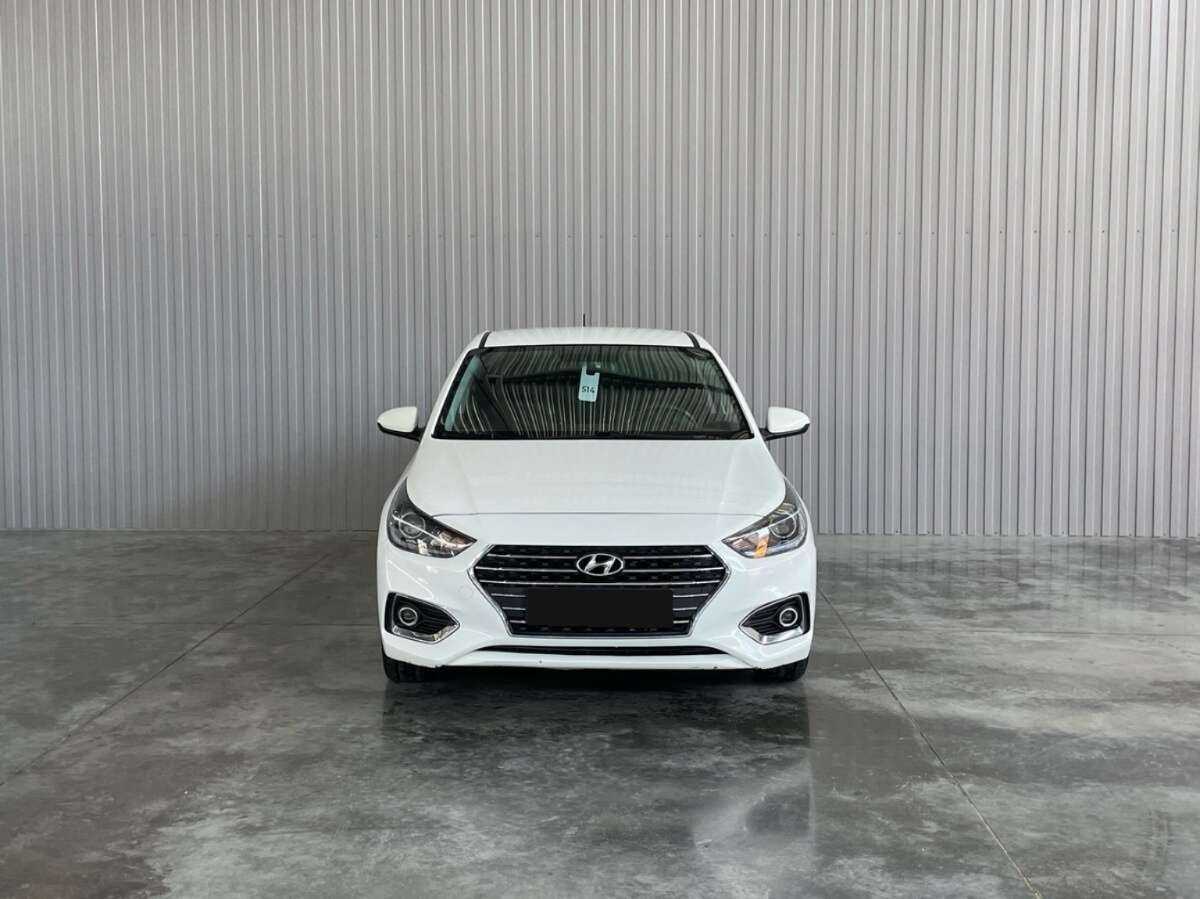 Купить Hyundai Solaris с пробегом. Фото: #1